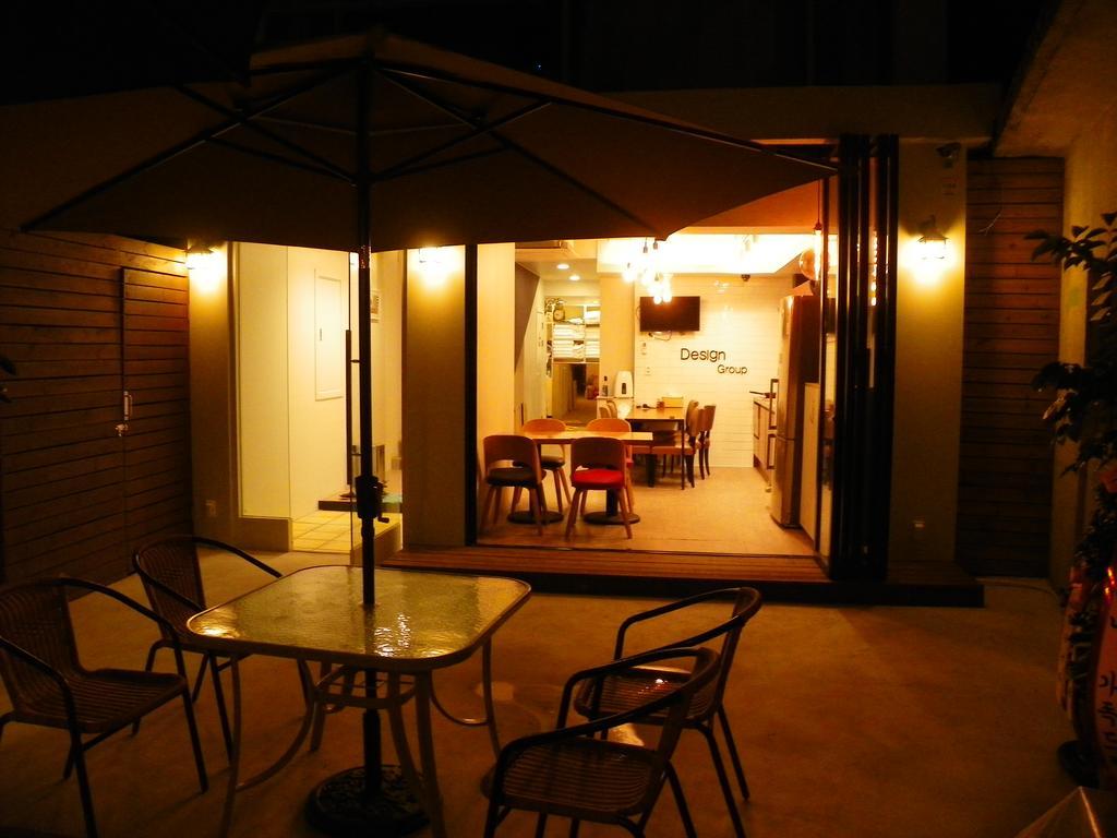 Feliz Casa Hotel Seoul Bagian luar foto