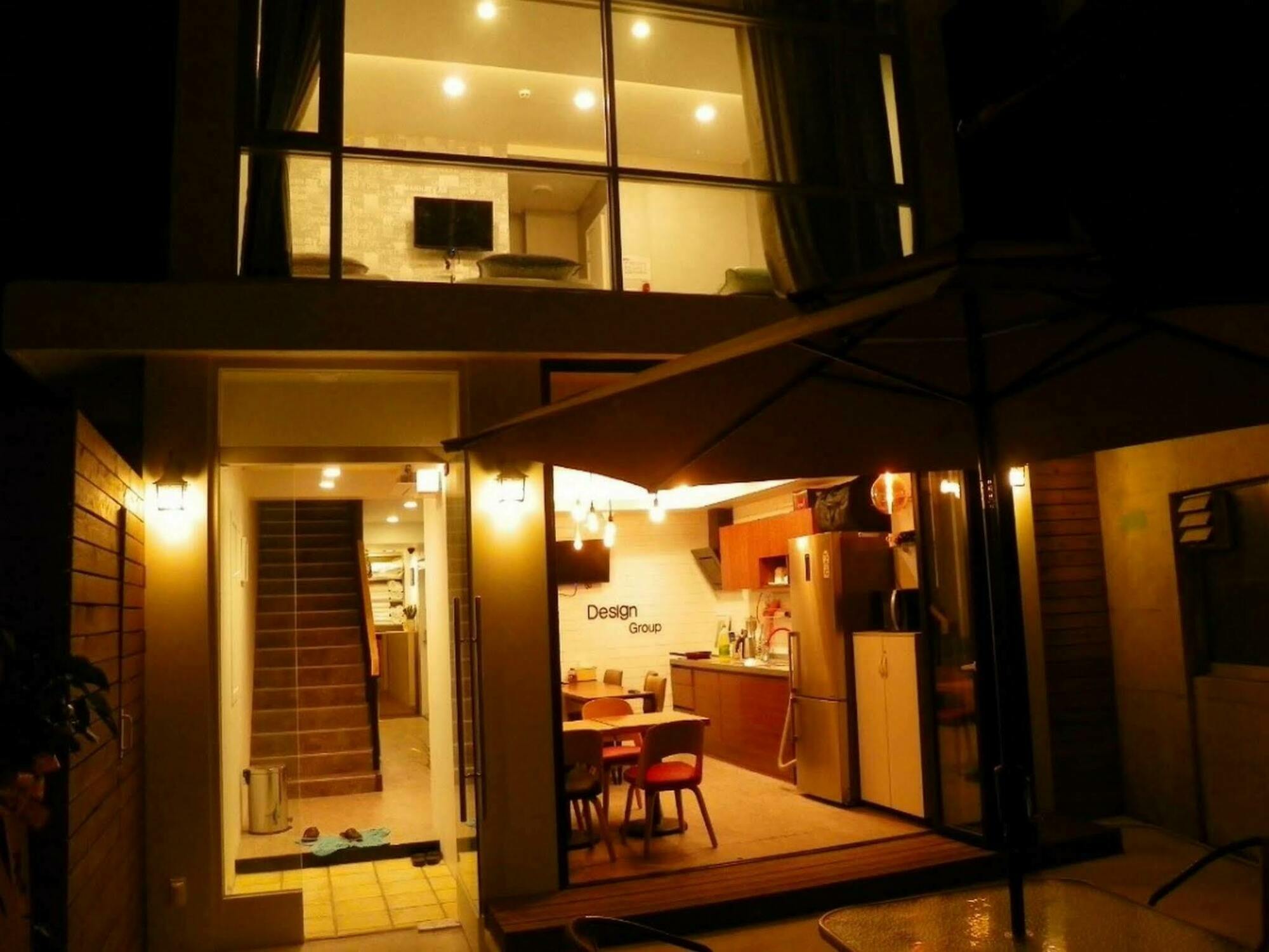 Feliz Casa Hotel Seoul Bagian luar foto