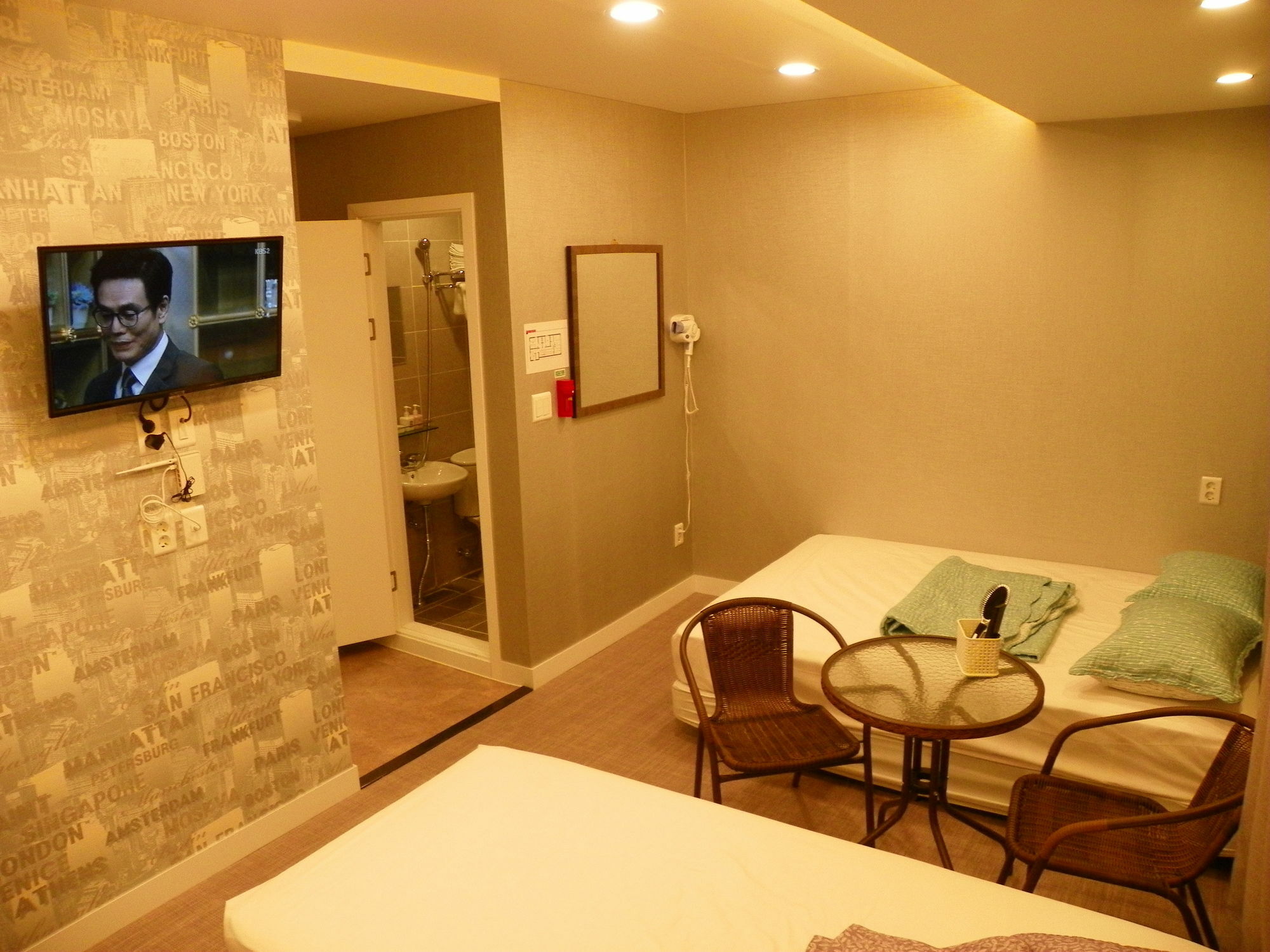 Feliz Casa Hotel Seoul Bagian luar foto